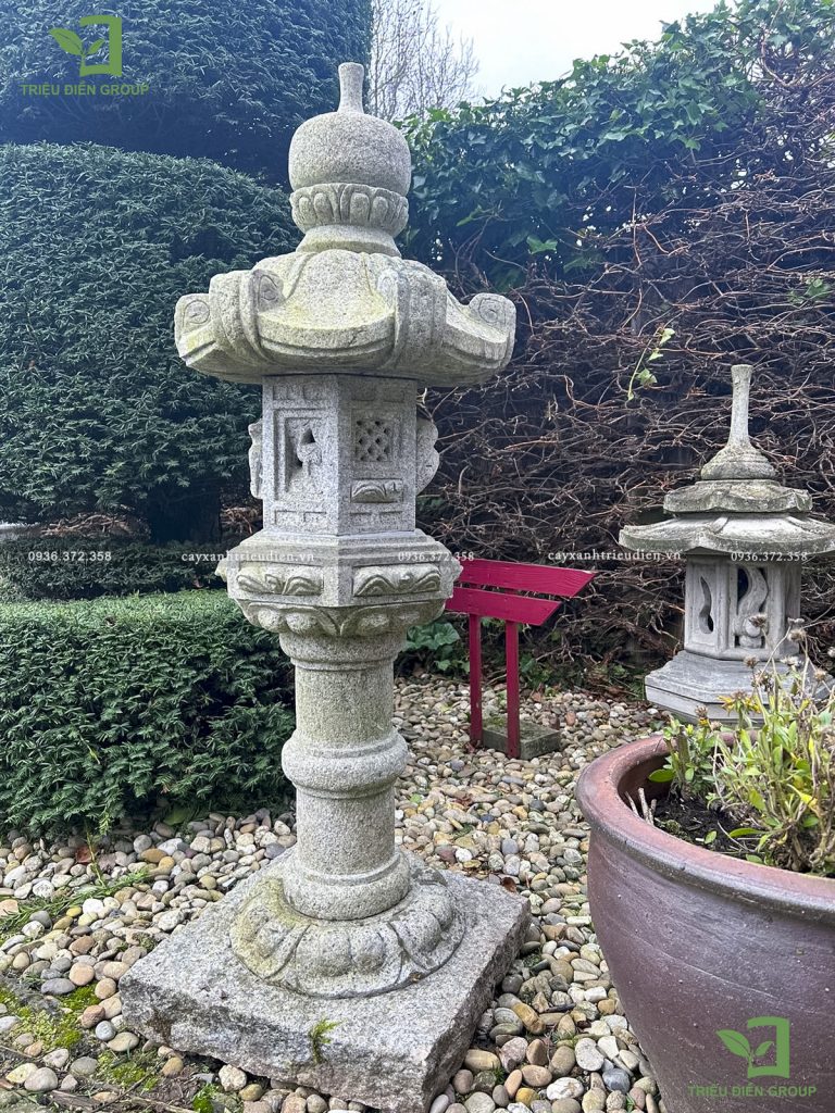 Đèn Đá Ishidoro Kasuga